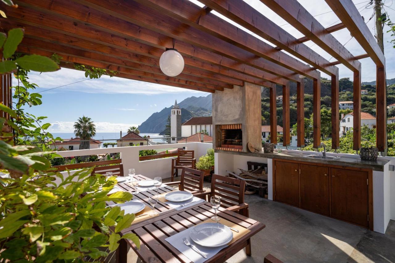 Madeira Surf Camp Hostel Porto Da Cruz Exterior photo